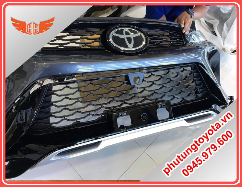 Cản trước toyota fortuner legender 2021