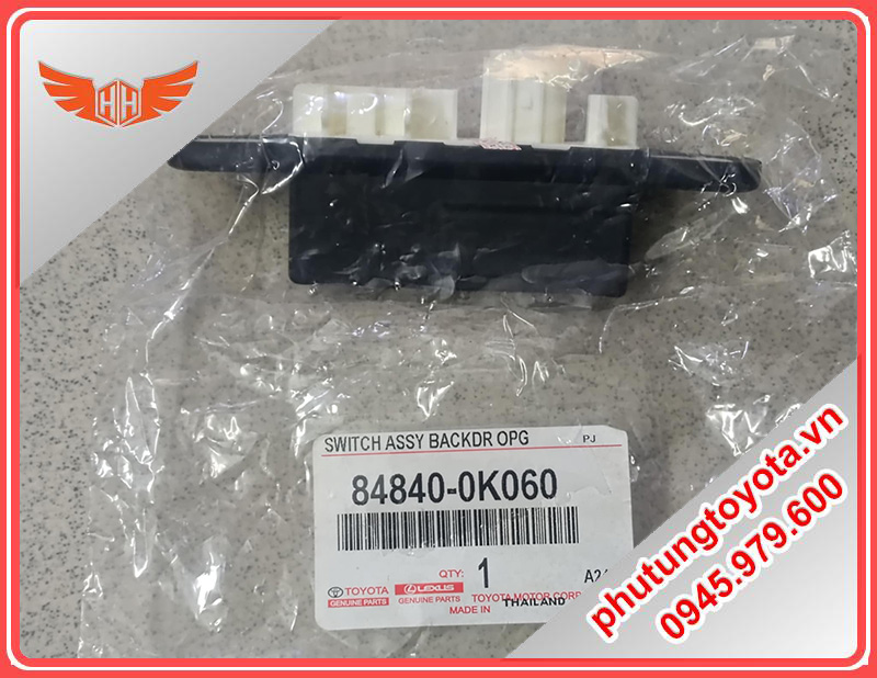 Công tắc mở cốp Toyota Fortuner 2020-2024
