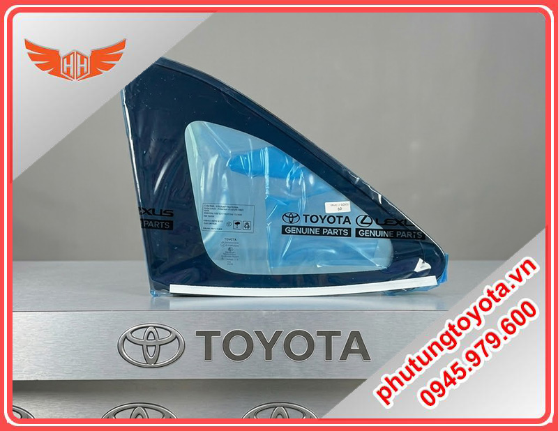 Kính chết hông sau Toyota Innova Cross 2025 mã 62720-VT030 