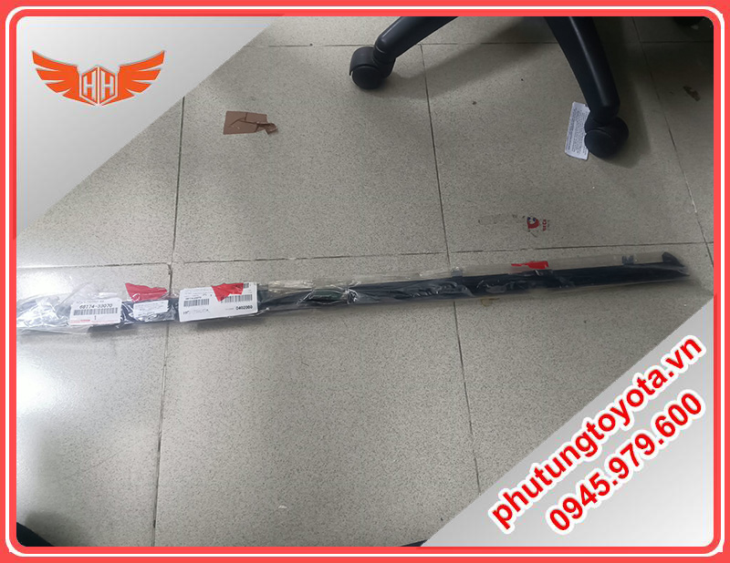 Nẹp chân kính trong cửa sau Lexus - 68174-33070